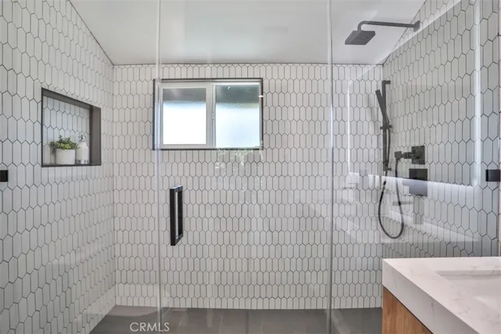 5810 Mammoth Avenue, Valley Glen, California 91401