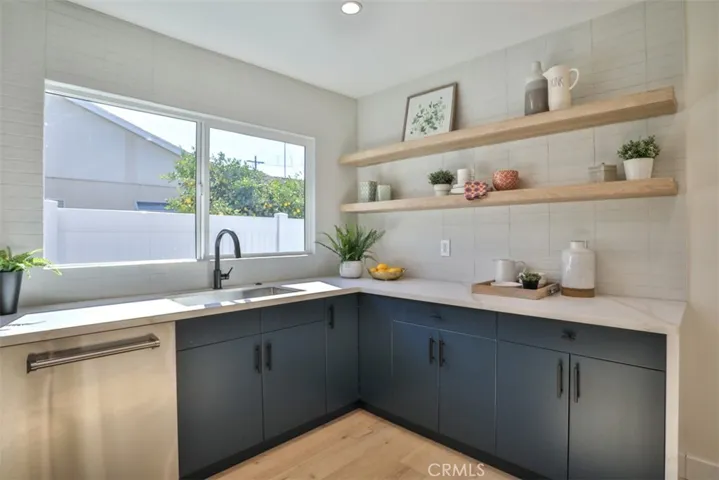 5810 Mammoth Avenue, Valley Glen, California 91401