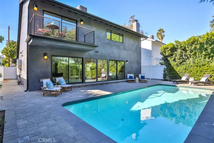 5810 Mammoth Avenue, Valley Glen, California 91401