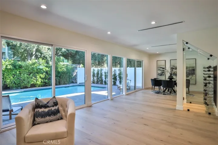 5810 Mammoth Avenue, Valley Glen, California 91401