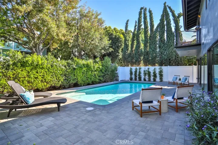5810 Mammoth Avenue, Valley Glen, California 91401