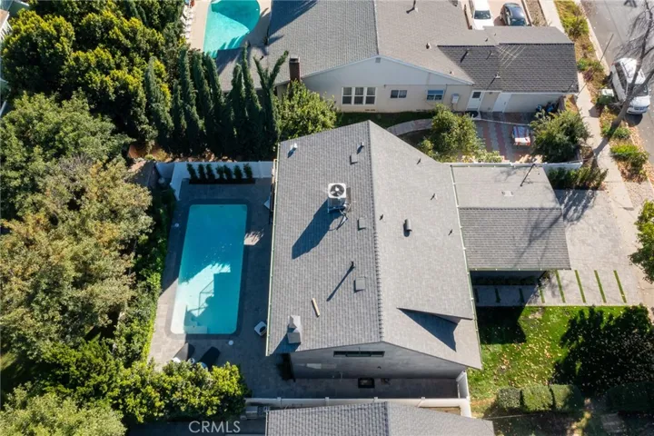 5810 Mammoth Avenue, Valley Glen, California 91401