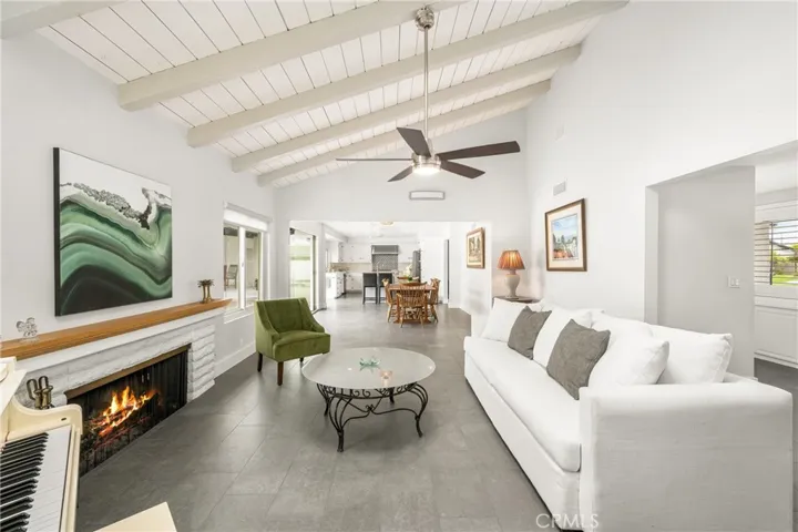 18961 Castlegate Lane, Santa Ana, California 92705