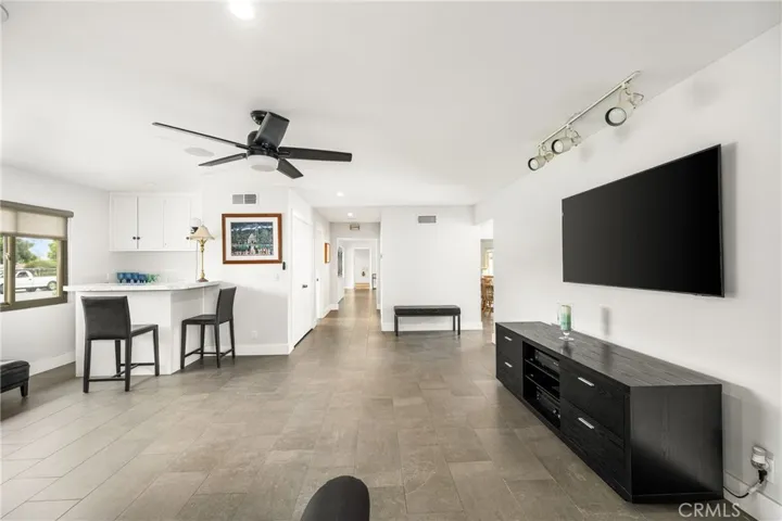 18961 Castlegate Lane, Santa Ana, California 92705