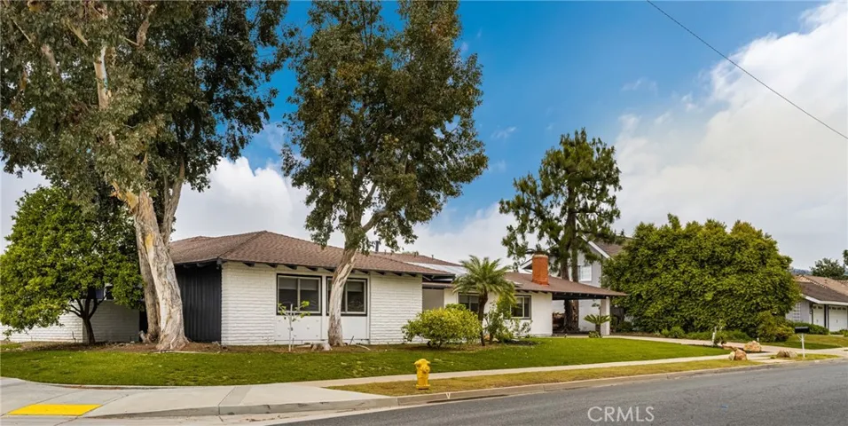 18961 Castlegate Lane, Santa Ana, California 92705