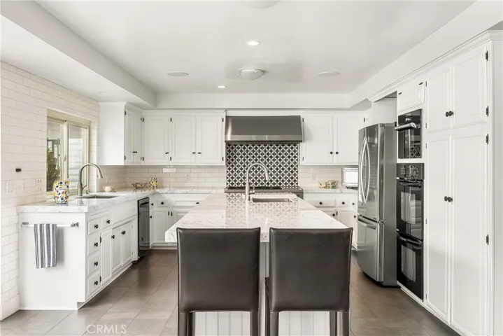 18961 Castlegate Lane, Santa Ana, California 92705