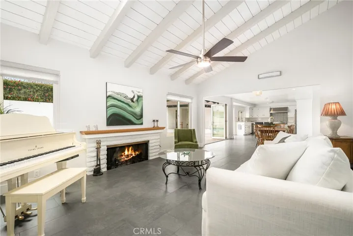 18961 Castlegate Lane, Santa Ana, California 92705