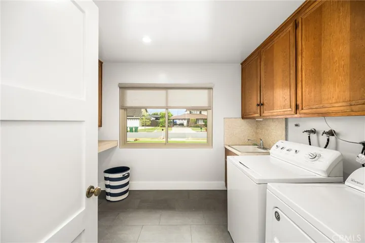 18961 Castlegate Lane, Santa Ana, California 92705