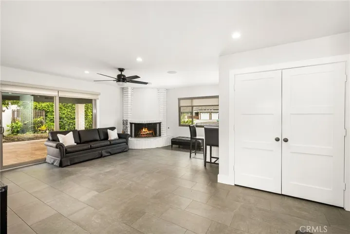 18961 Castlegate Lane, Santa Ana, California 92705