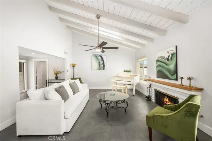 18961 Castlegate Lane, Santa Ana, California 92705