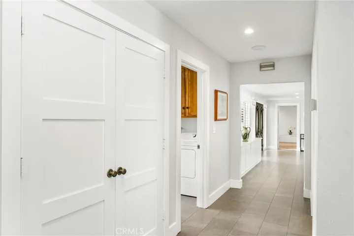 18961 Castlegate Lane, Santa Ana, California 92705