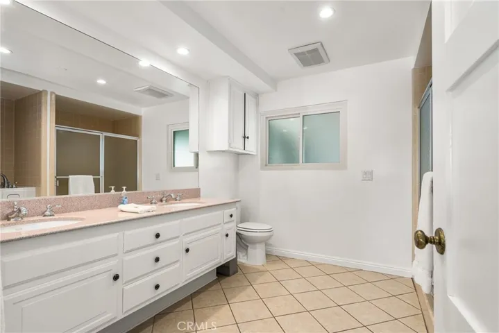 18961 Castlegate Lane, Santa Ana, California 92705