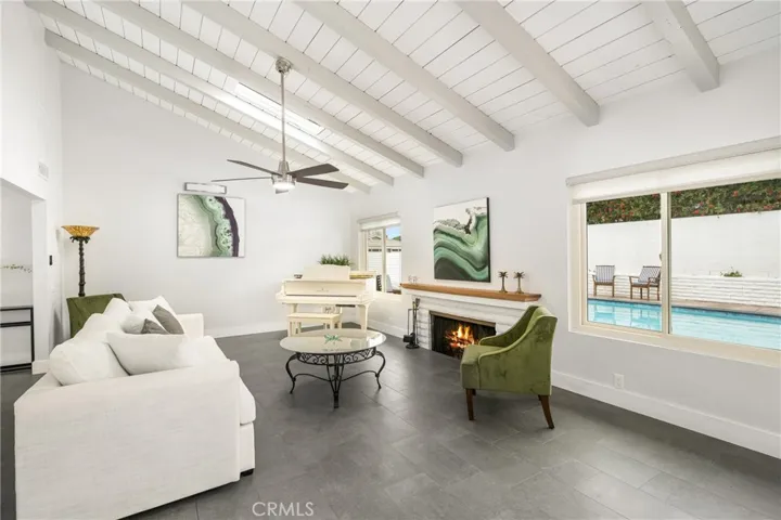 18961 Castlegate Lane, Santa Ana, California 92705