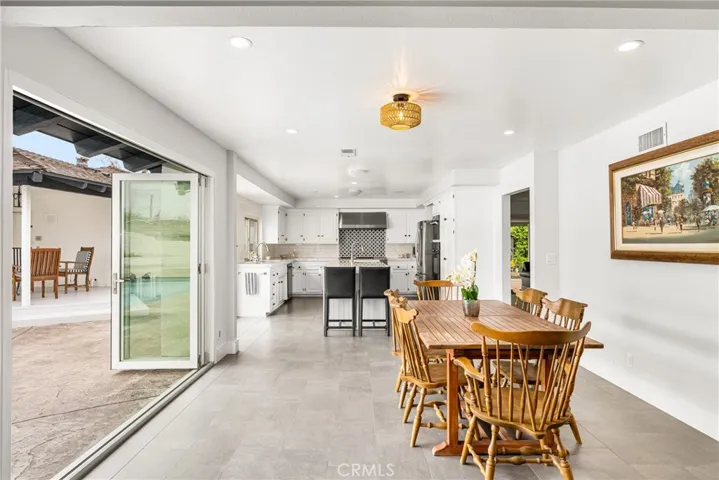 18961 Castlegate Lane, Santa Ana, California 92705