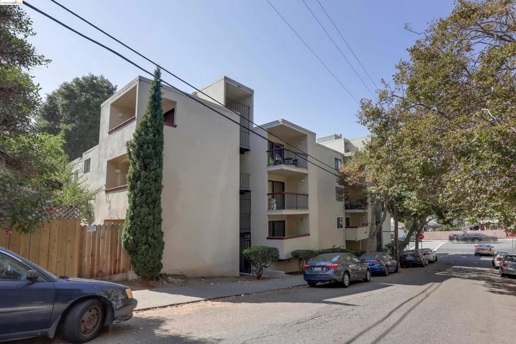 155 Pearl Street 308, Oakland, California 94611 home-pic-36
