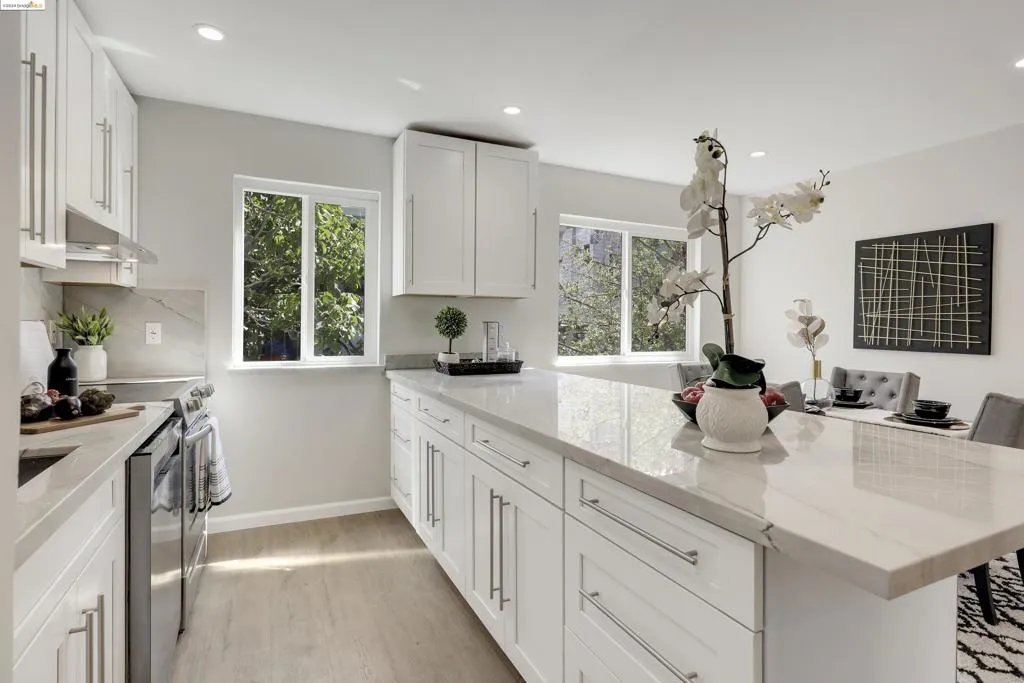 155 Pearl Street 308, Oakland, California 94611 home-pic-4