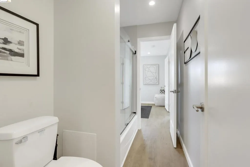 155 Pearl Street 308, Oakland, California 94611 home-pic-17