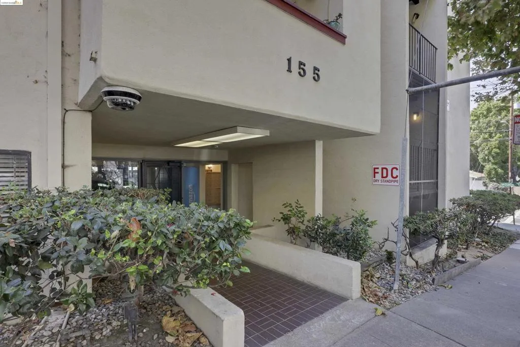 155 Pearl Street 308, Oakland, California 94611 home-pic-27