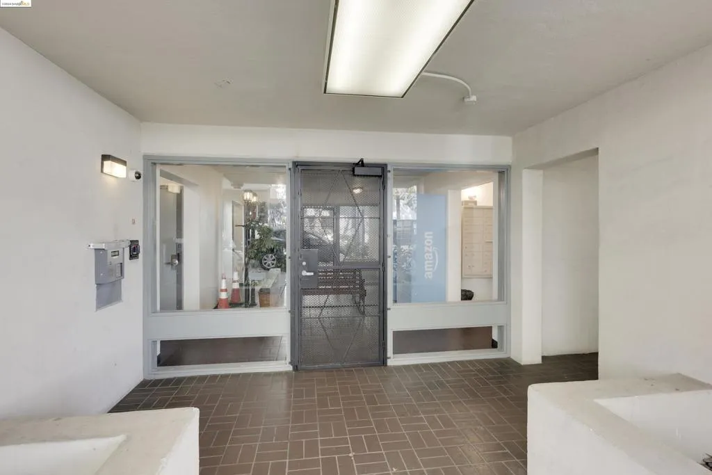 155 Pearl Street 308, Oakland, California 94611 home-pic-28