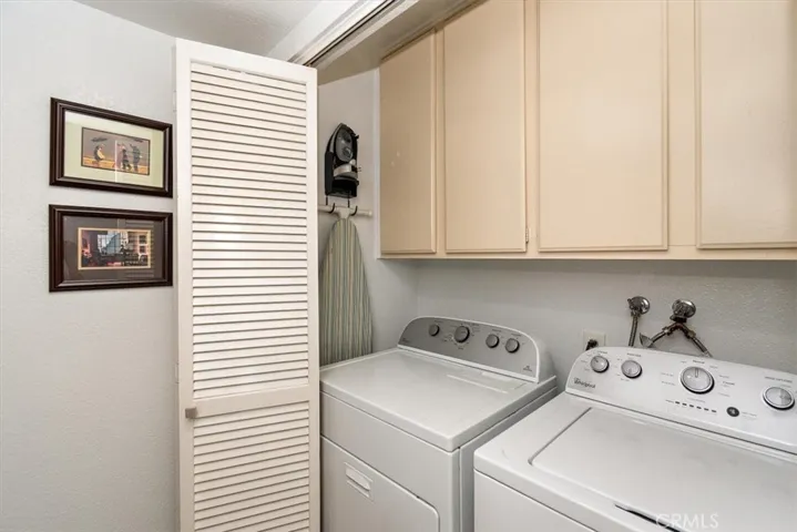 Laundry closet, appliances included!