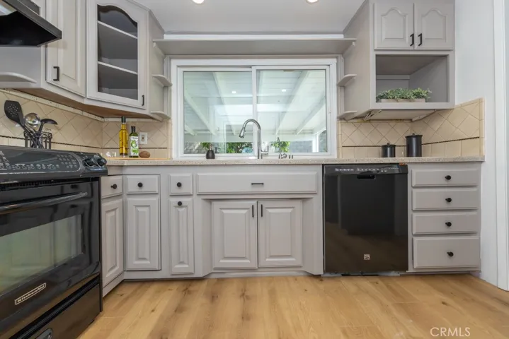 Spacious​​‌​​​​‌​​‌‌​​‌​​​‌‌​​​‌​​‌‌​​‌‌​​‌‌​​​​ counters