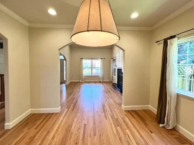 3493 South Court, Palo Alto, California 94306