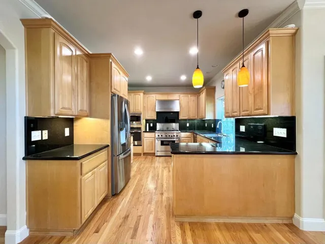 3493 South Court, Palo Alto, California 94306