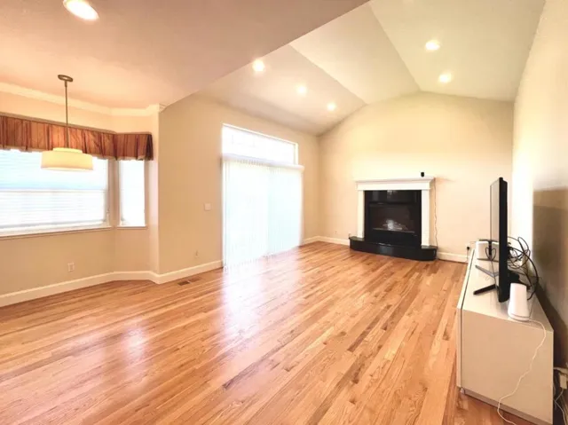 3493 South Court, Palo Alto, California 94306
