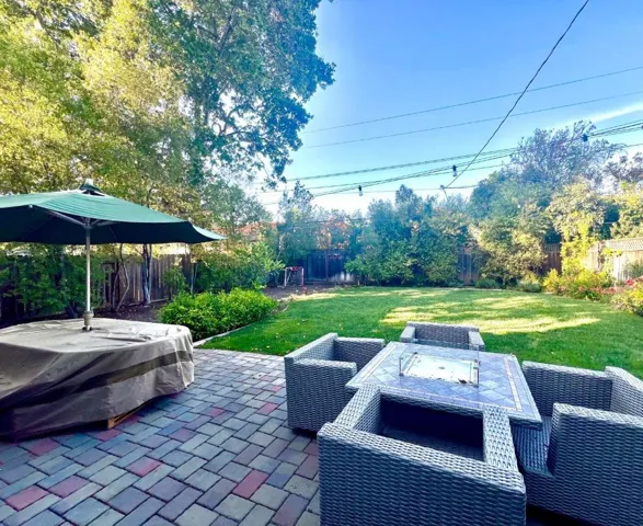 3493 South Court, Palo Alto, California 94306