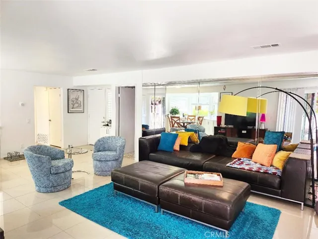 305 E Via Escuela 115, Palm Springs, California 92262