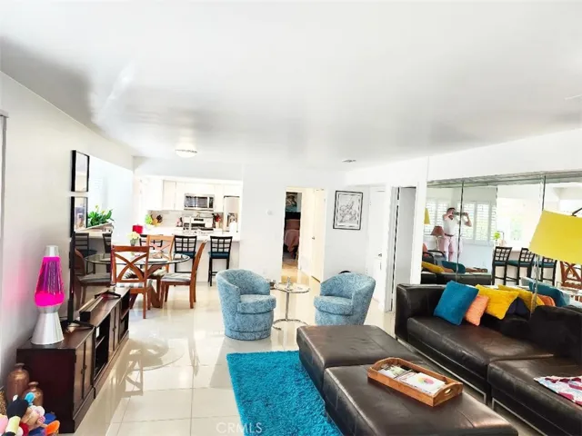 305 E Via Escuela 115, Palm Springs, California 92262