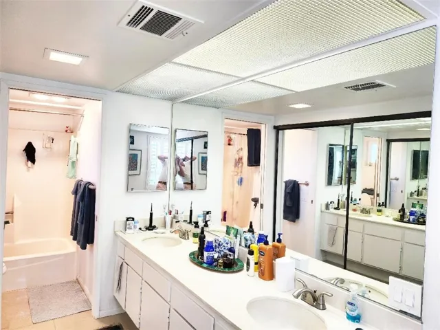 305 E Via Escuela 115, Palm Springs, California 92262