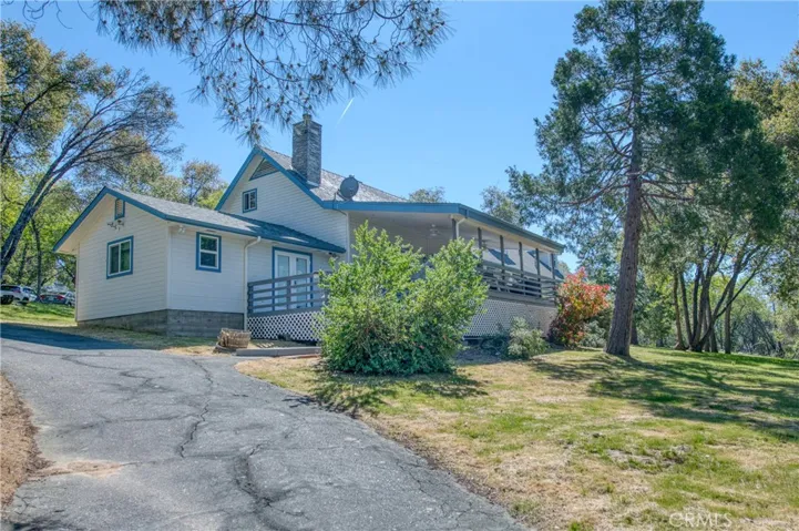 41041 Jean Road W, Oakhurst, California 93644