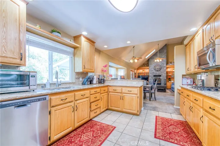 41041 Jean Road W, Oakhurst, California 93644