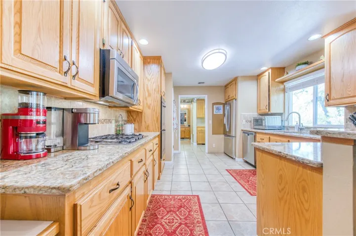 41041 Jean Road W, Oakhurst, California 93644