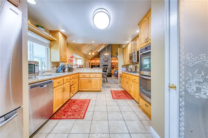41041 Jean Road W, Oakhurst, California 93644
