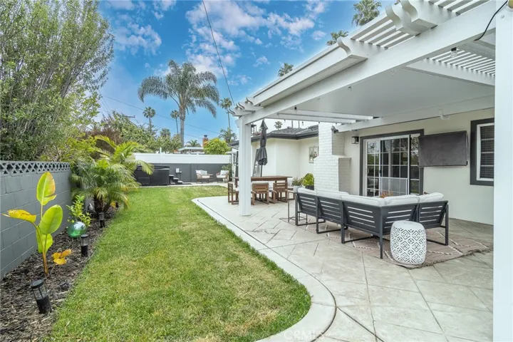 7662 Quebec Drive, Huntington Beach, California 92648