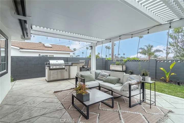 7662 Quebec Drive, Huntington Beach, California 92648