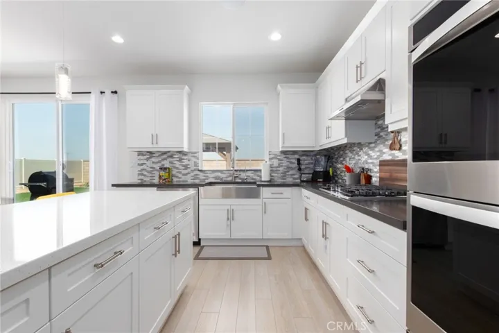 28384 Abbey Lane, Menifee, California 92585
