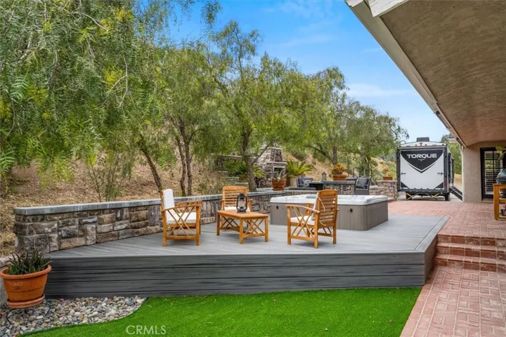 13580 Summit Knoll Road, Agua Dulce, California 91390