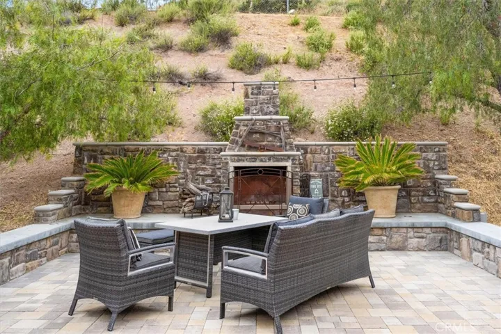 13580 Summit Knoll Road, Agua Dulce, California 91390