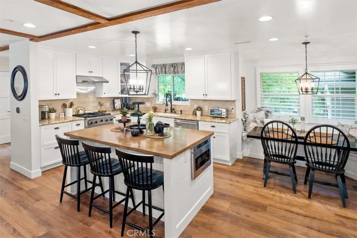13580 Summit Knoll Road, Agua Dulce, California 91390