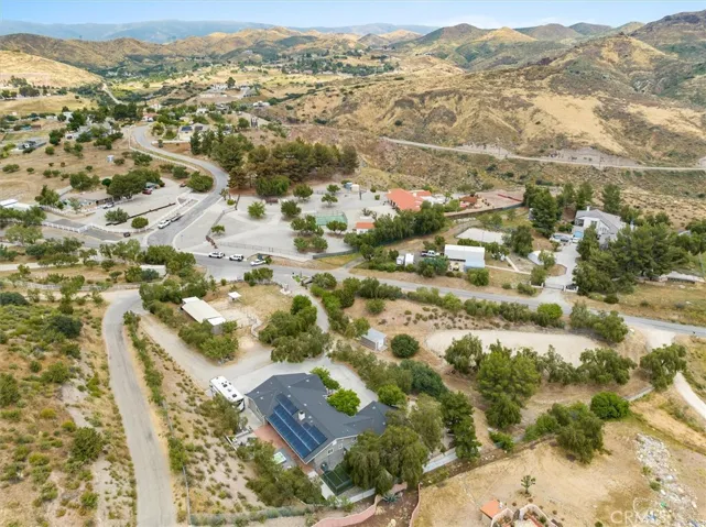 13580 Summit Knoll Road, Agua Dulce, California 91390