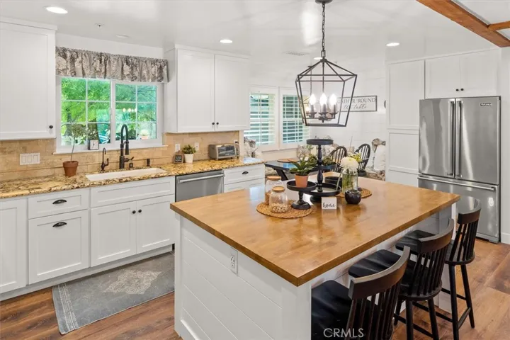 13580 Summit Knoll Road, Agua Dulce, California 91390