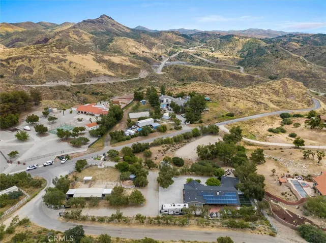 13580 Summit Knoll Road, Agua Dulce, California 91390