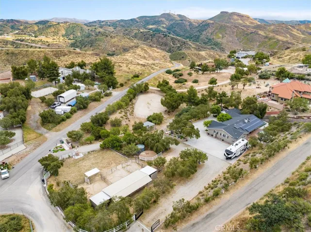 13580 Summit Knoll Road, Agua Dulce, California 91390