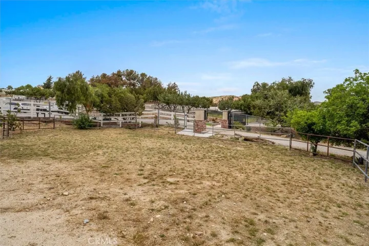 13580 Summit Knoll Road, Agua Dulce, California 91390