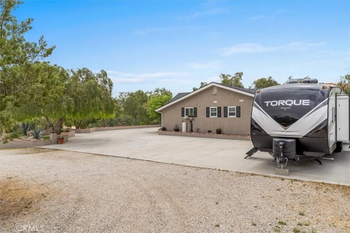 13580 Summit Knoll Road, Agua Dulce, California 91390