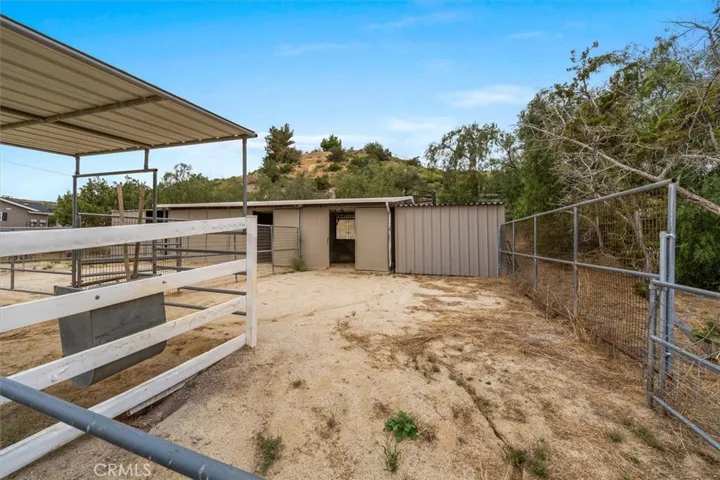 13580 Summit Knoll Road, Agua Dulce, California 91390