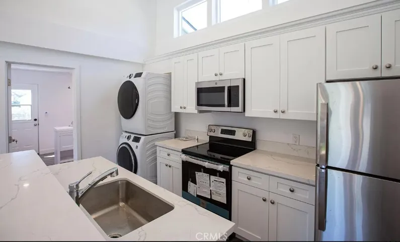 339 E Everett Place, Orange, California 92867